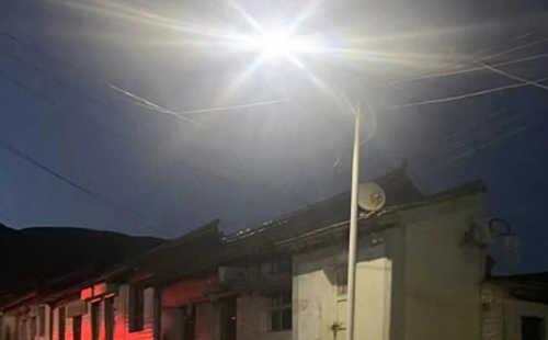 农村院子里最适合的阿勒泰太阳能路灯亮度与安装要点