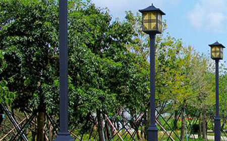 太阳能阿勒泰庭院灯价格为何差三倍？关键看这几点